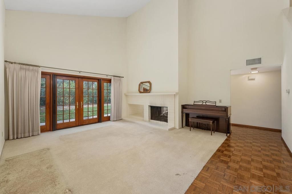 Image 6 of property listing at 10575 Canyon Lake Dr, San Diego, CA 92131