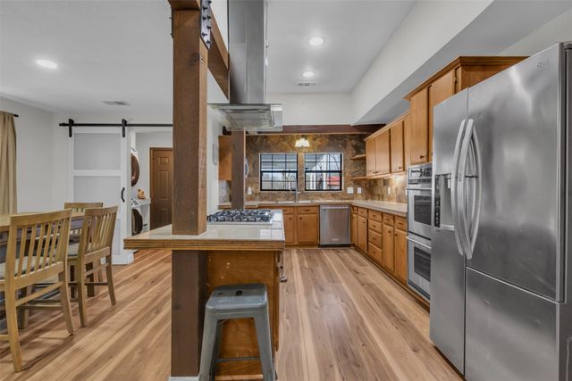 906 Griffith Avenue, Terrell, TX 75160