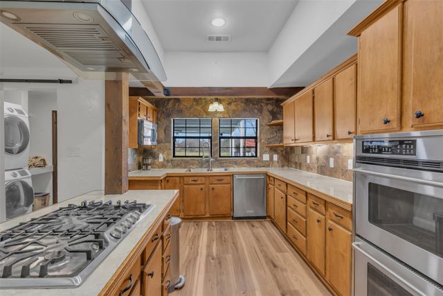 906 Griffith Avenue, Terrell, TX 75160