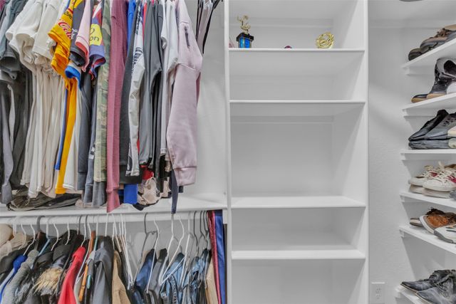 906 Griffith Avenue, Terrell, TX 75160