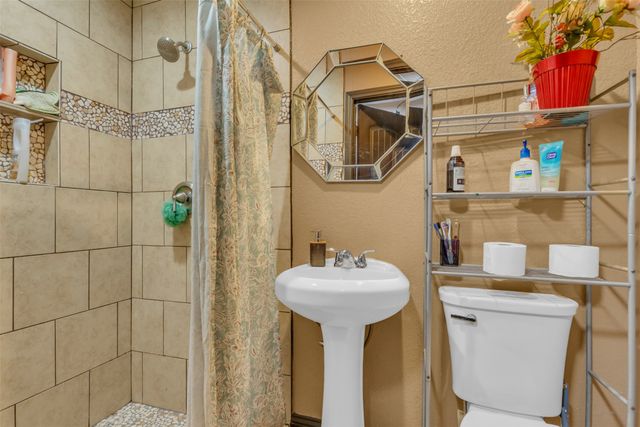 906 Griffith Avenue, Terrell, TX 75160