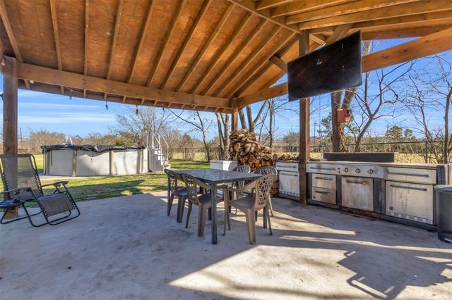 906 Griffith Avenue, Terrell, TX 75160