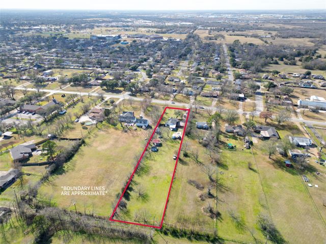 906 Griffith Avenue, Terrell, TX 75160