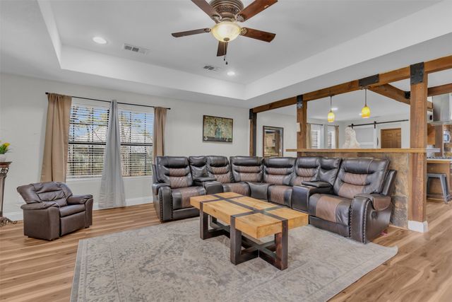 906 Griffith Avenue, Terrell, TX 75160