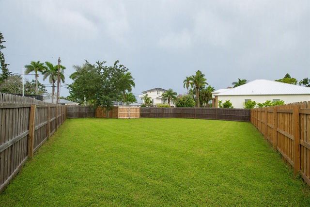 216 24TH STREET NE, Bradenton, FL 34208