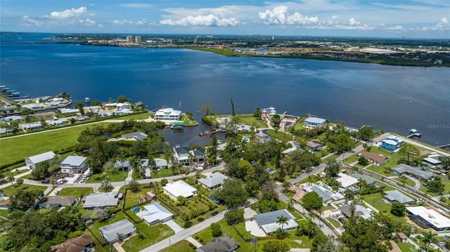 216 24TH STREET NE, Bradenton, FL 34208