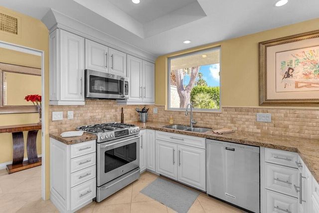 48900 Avenida El Nido, La Quinta, CA 92253