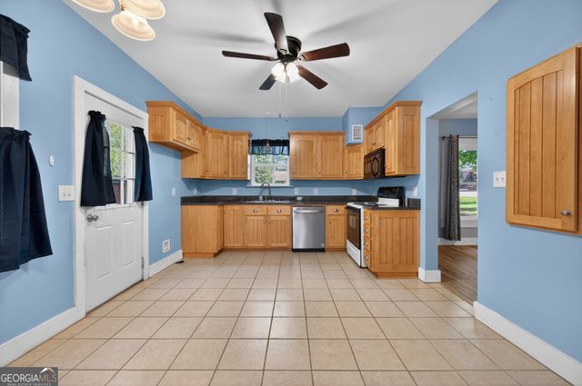 98 S 5th Street, Colbert, GA 30628