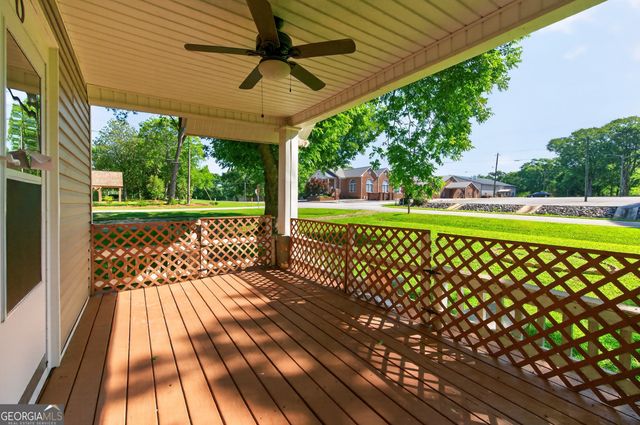 98 S 5th Street, Colbert, GA 30628