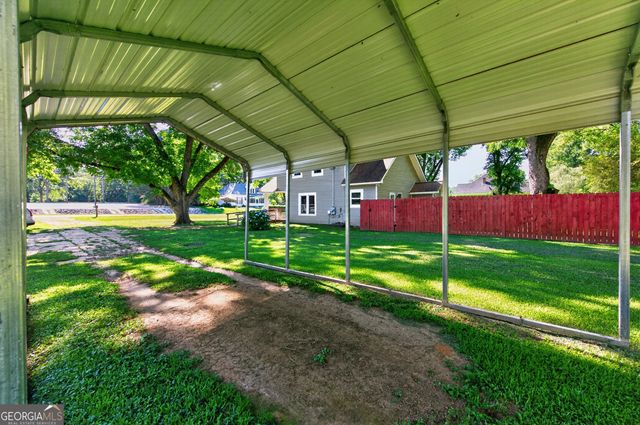 98 S 5th Street, Colbert, GA 30628