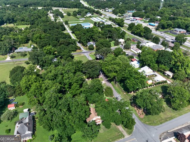 98 S 5th Street, Colbert, GA 30628