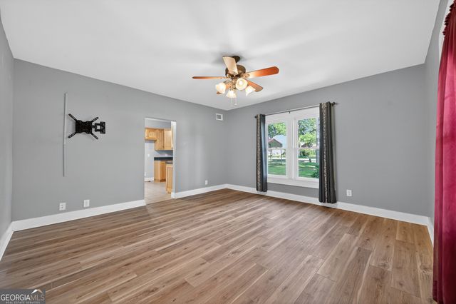 98 S 5th Street, Colbert, GA 30628