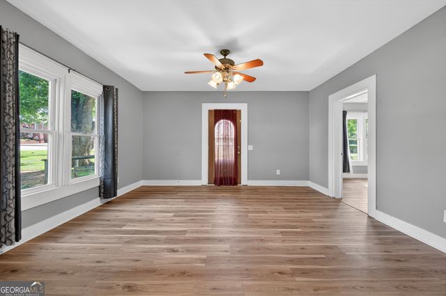 98 S 5th Street, Colbert, GA 30628