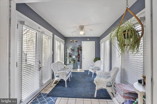 5272 ELLICOTT DR, Centreville, VA 20120