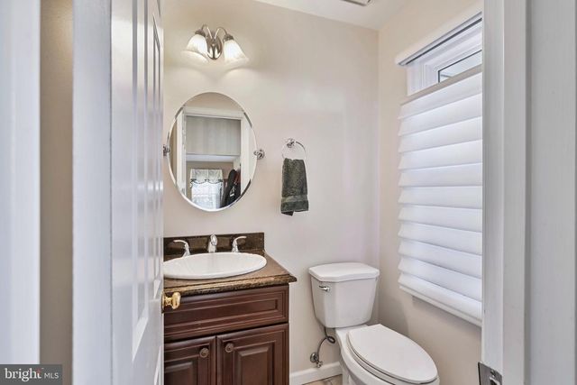 5272 ELLICOTT DR, Centreville, VA 20120