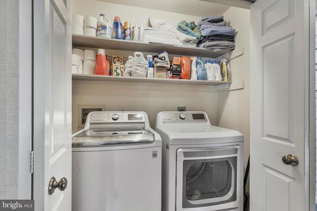 5272 ELLICOTT DR, Centreville, VA 20120