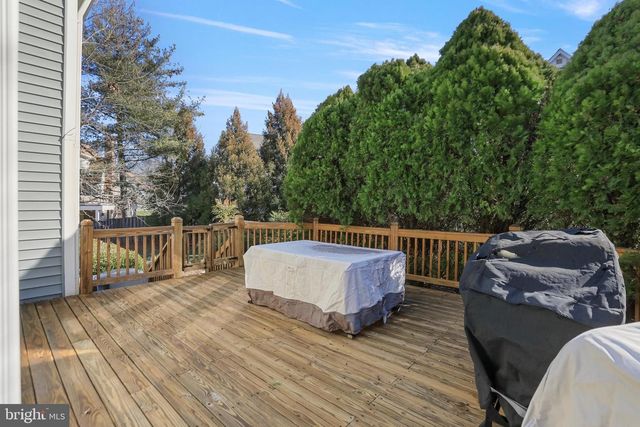 5272 ELLICOTT DR, Centreville, VA 20120