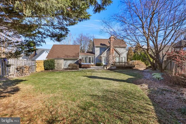 5272 ELLICOTT DR, Centreville, VA 20120