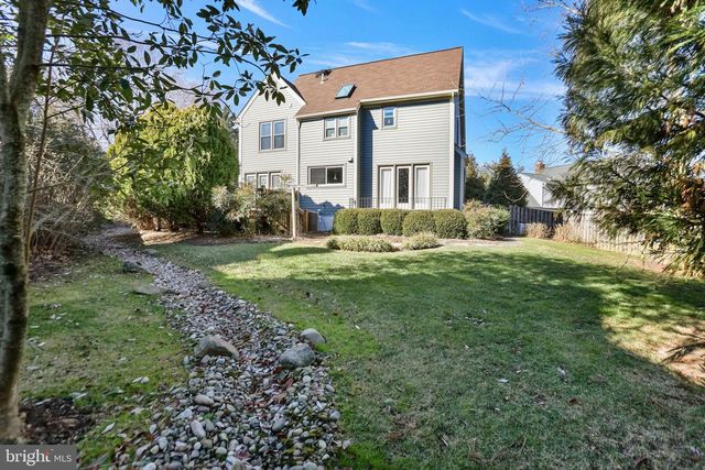 5272 ELLICOTT DR, Centreville, VA 20120