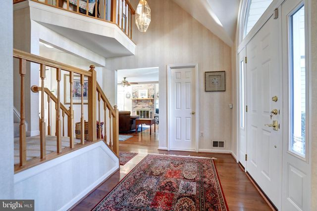 5272 ELLICOTT DR, Centreville, VA 20120