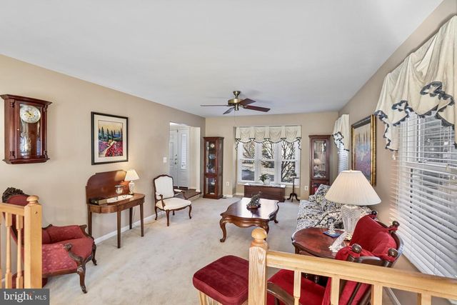 5272 ELLICOTT DR, Centreville, VA 20120