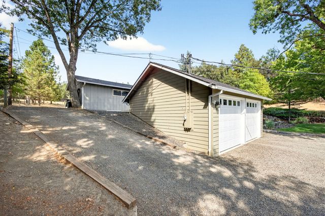 1773 Alta Vista Road, Eagle Point, OR 97524
