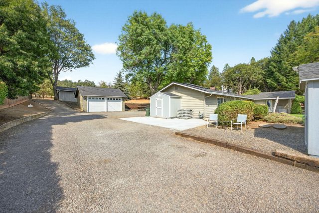 1773 Alta Vista Road, Eagle Point, OR 97524
