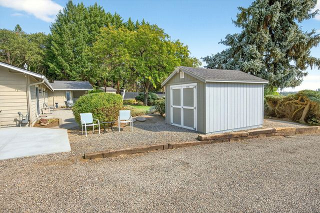1773 Alta Vista Road, Eagle Point, OR 97524