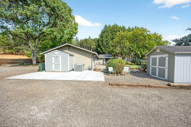 1773 Alta Vista Road, Eagle Point, OR 97524