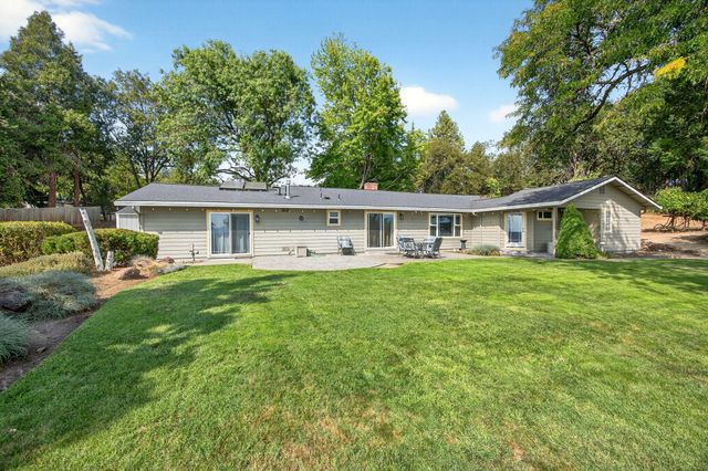 1773 Alta Vista Road, Eagle Point, OR 97524