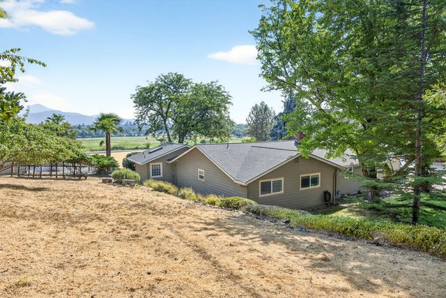 1773 Alta Vista Road, Eagle Point, OR 97524