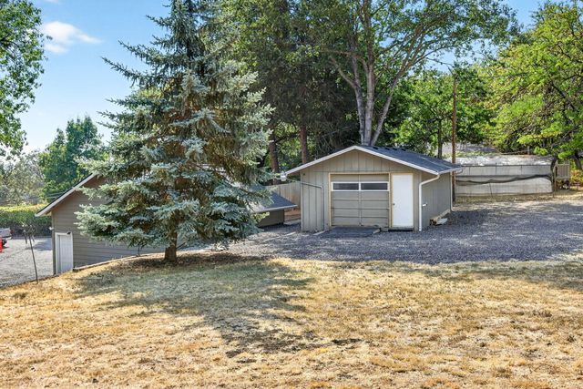 1773 Alta Vista Road, Eagle Point, OR 97524