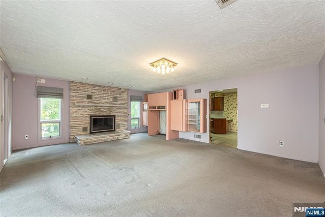 15-15 Jordan Road, Fair Lawn, NJ 07410