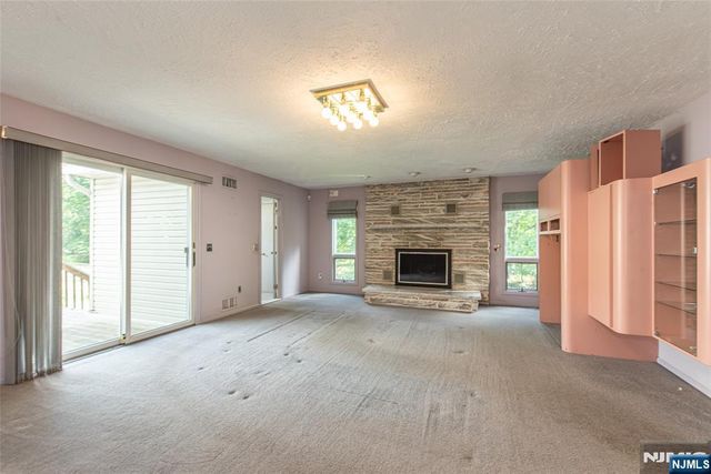 15-15 Jordan Road, Fair Lawn, NJ 07410