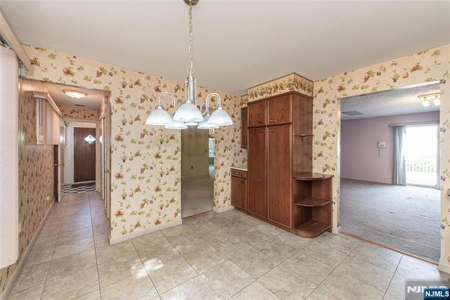 15-15 Jordan Road, Fair Lawn, NJ 07410