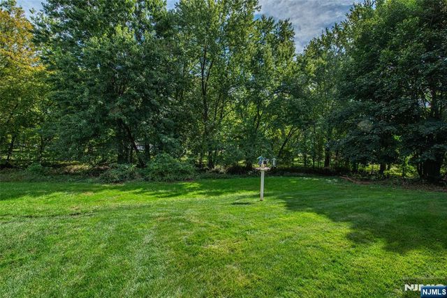 15-15 Jordan Road, Fair Lawn, NJ 07410