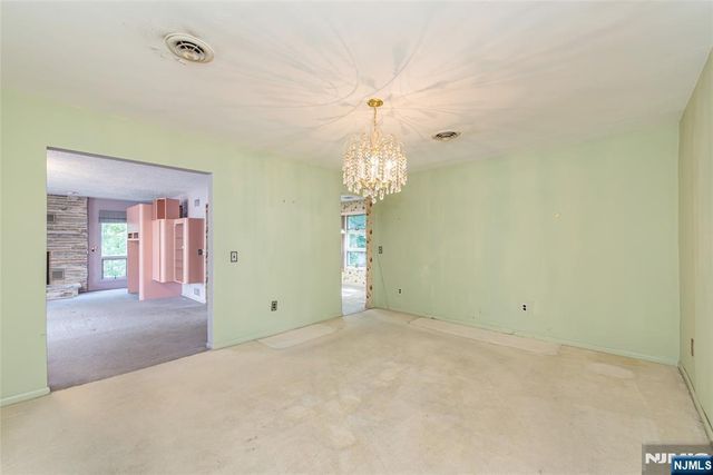 15-15 Jordan Road, Fair Lawn, NJ 07410
