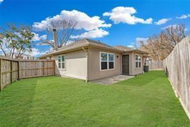 1835 Oak Ridge Drive, Kemah, TX 77565
