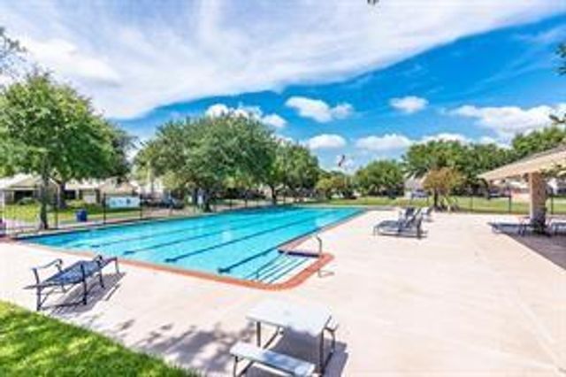 1835 Oak Ridge Drive, Kemah, TX 77565