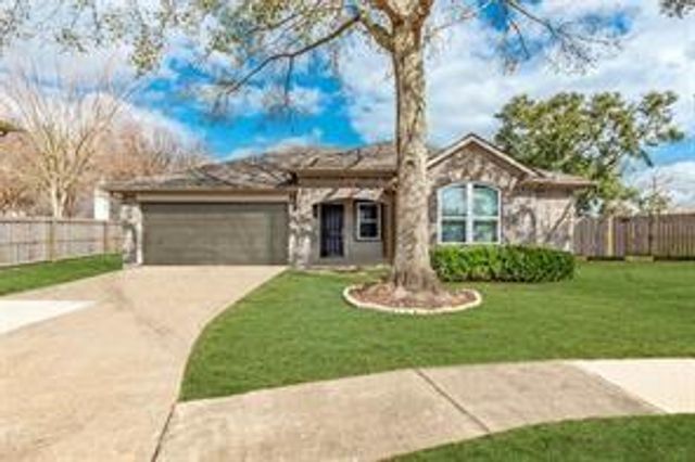1835 Oak Ridge Drive, Kemah, TX 77565