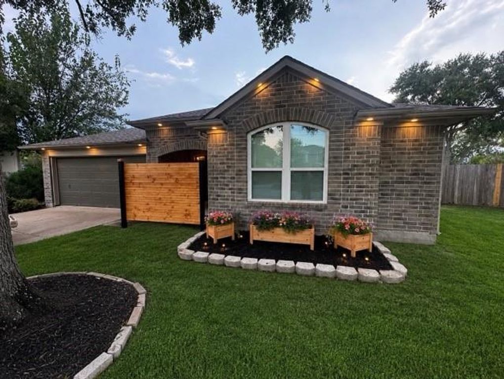 1835 Oak Ridge Drive, Kemah, TX 77565