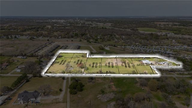 924 Fox Lane, Azle, TX 76020