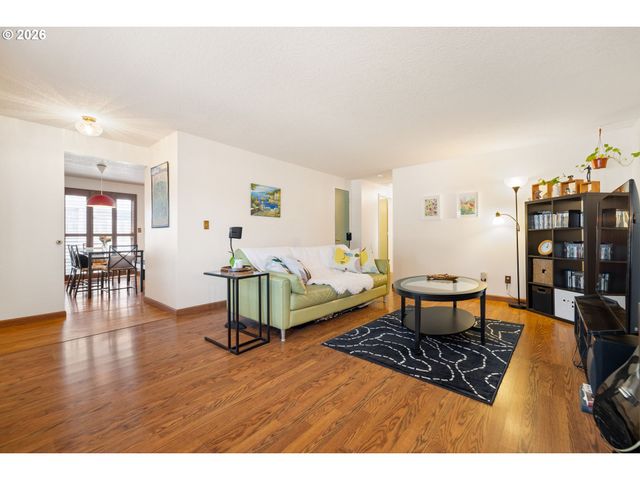 13145 Sw SHORE Dr, Tigard, OR 97223