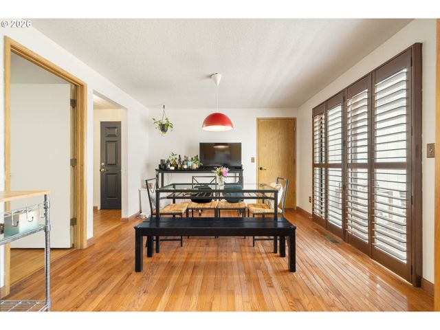 13145 Sw SHORE Dr, Tigard, OR 97223