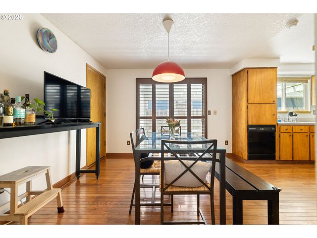 13145 Sw SHORE Dr, Tigard, OR 97223