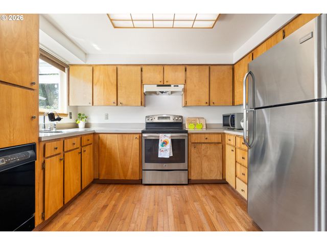 13145 Sw SHORE Dr, Tigard, OR 97223