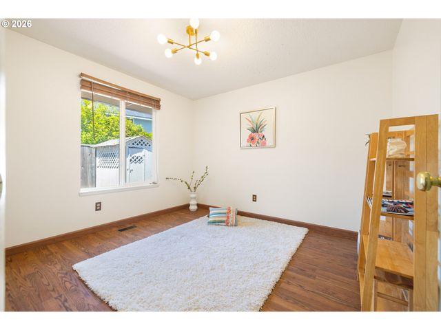 13145 Sw SHORE Dr, Tigard, OR 97223