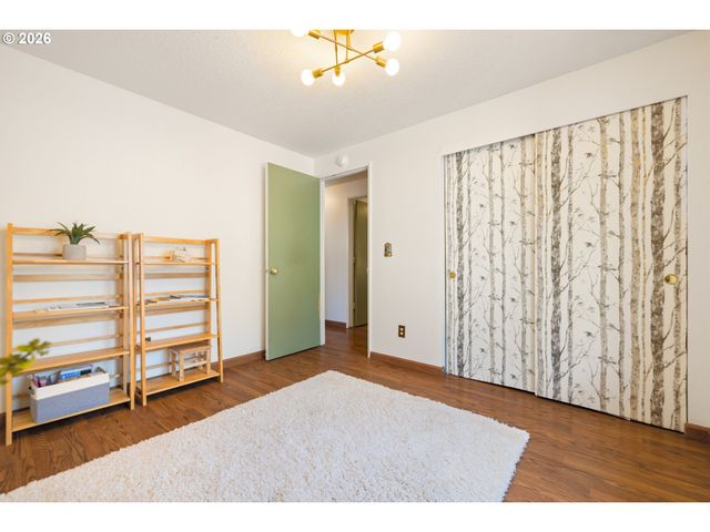 13145 Sw SHORE Dr, Tigard, OR 97223