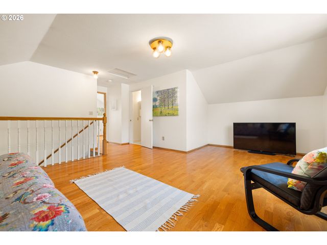 13145 Sw SHORE Dr, Tigard, OR 97223