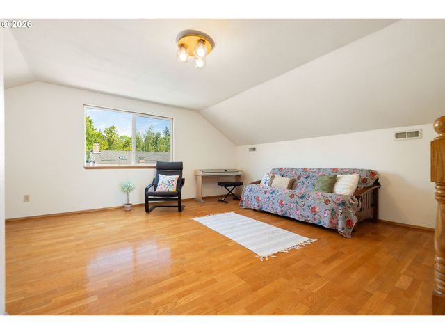13145 Sw SHORE Dr, Tigard, OR 97223